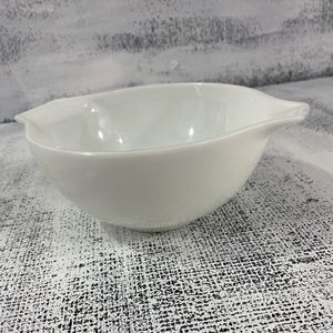 VINTAGE PYREX 442 11/2 NESTING BOWL